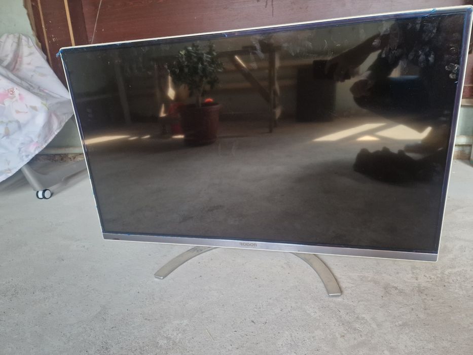 Televizor Roison 43 sotiladi