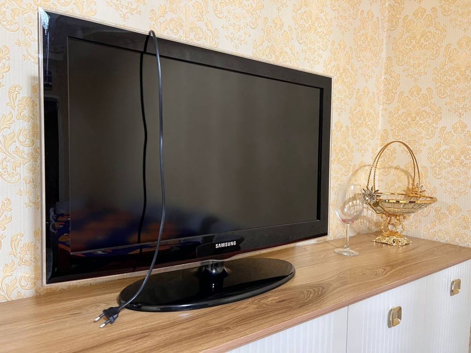 Продам телевизор Samsung 32 дюйма