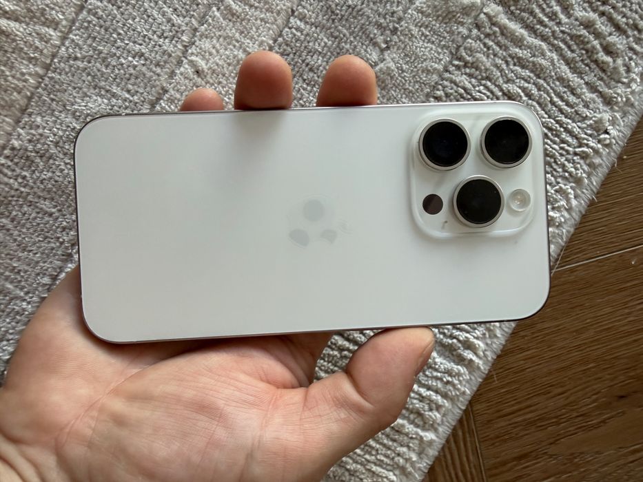 Iphone 15 pro 256 gb white