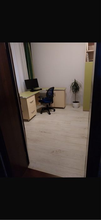 Vand masa de birou si dulap