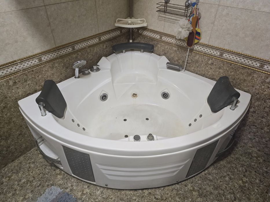 Срочно нужен деньги Продаётся жакузи хорошем состоянии