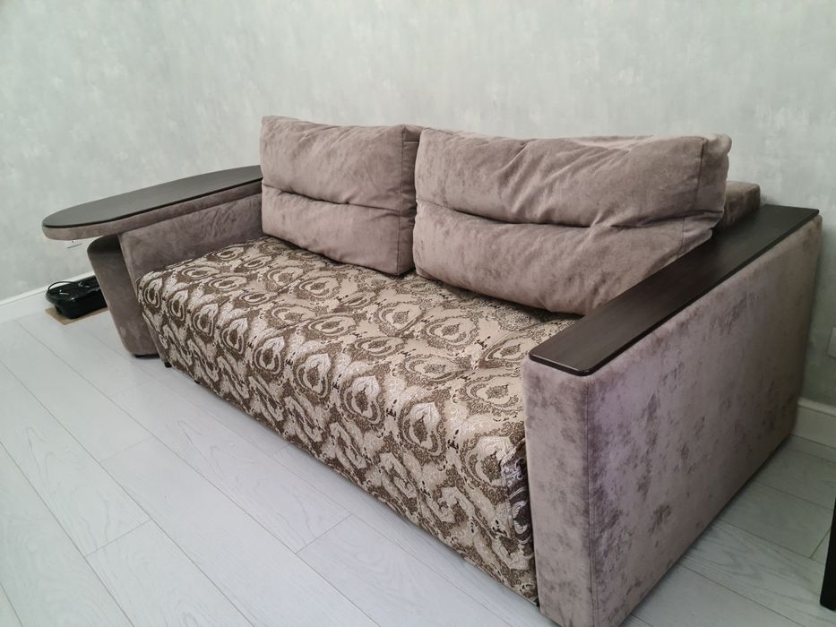Продаётся диван .