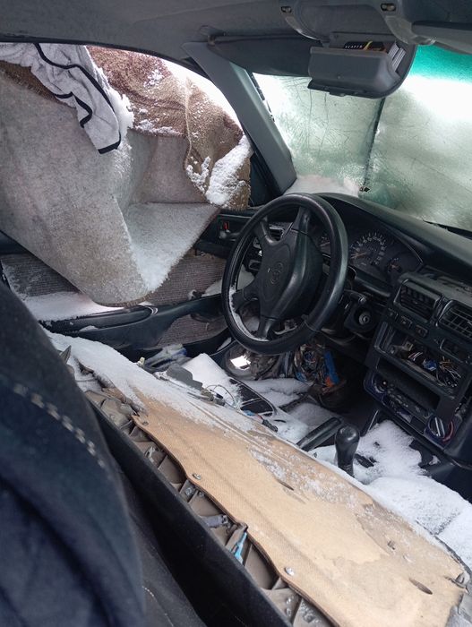 Продам Тойота карина е на запчасти