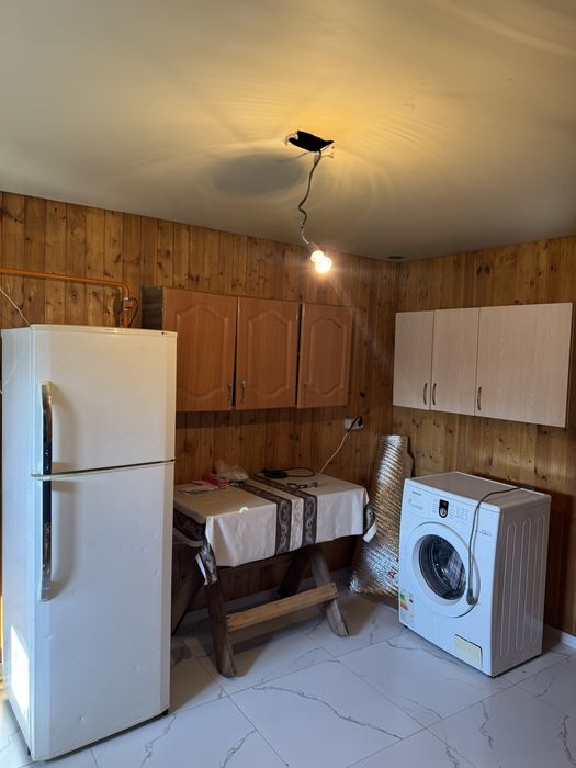 Дом благоустроенный, 2 комнаты.