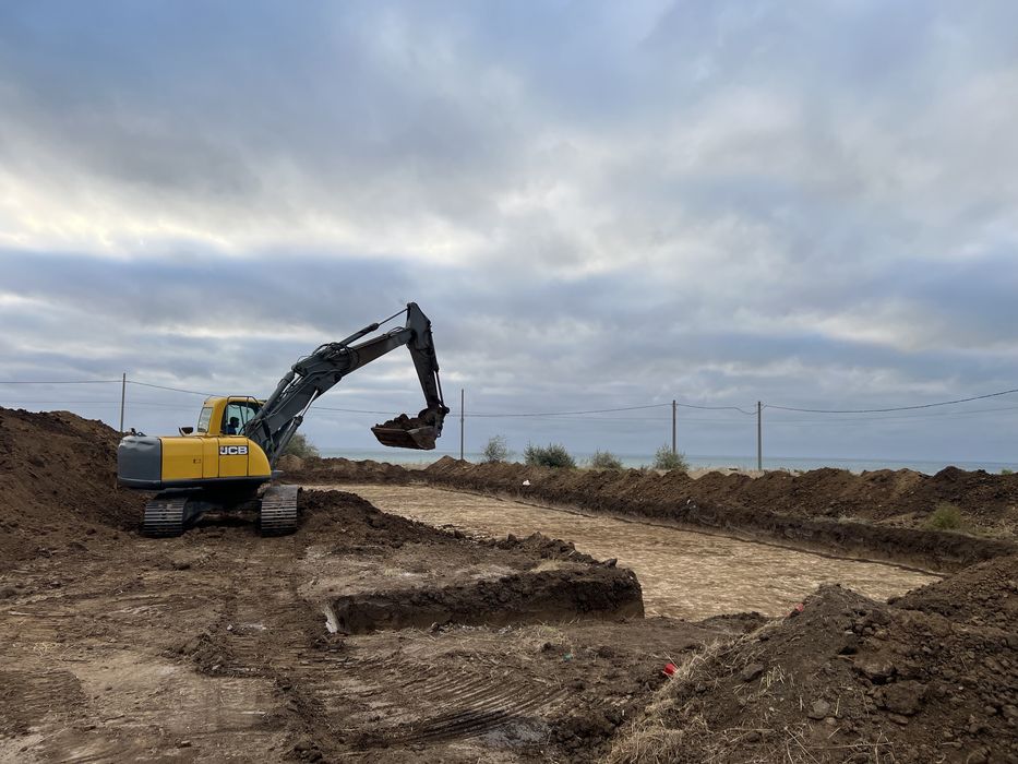 Inchiriez Ultilaje / Executii excavari , demolari , terasamente