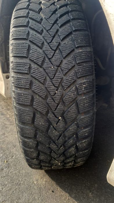 Зимние шины 2 штук