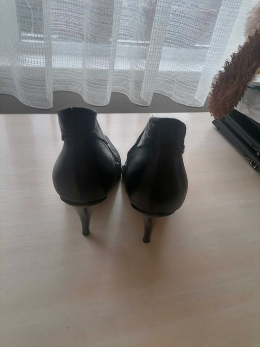 Дамски боти и ботуши