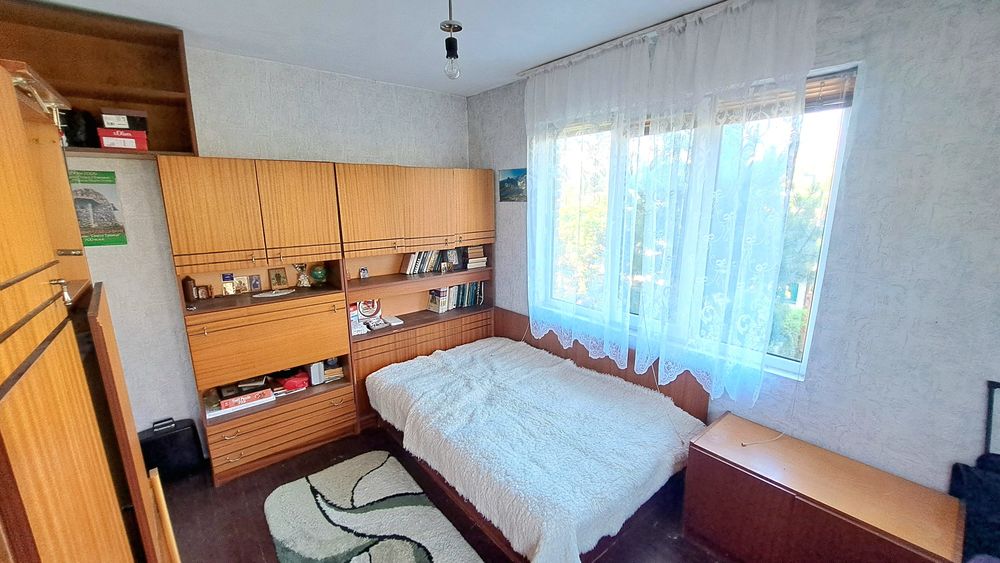 Етаж от къща кв. Средна кула