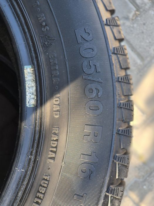 Продам комплек шины 205/60/16