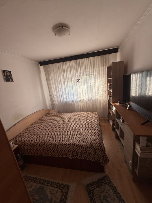 VÂND Apartament 4 Camere Decomandat Bilateral, 82,9 mp, 2 Băi, Et.2/4, Centrală, Boxă - Craiovita Nouă