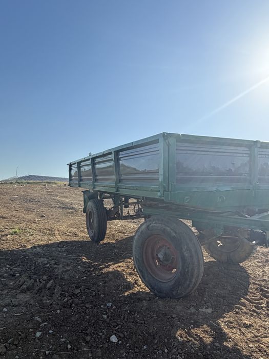 Tractör şi romörk