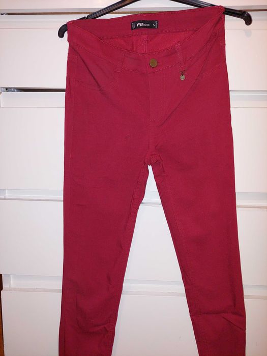 Blugi foarte elastici FBSister, rosii/visnii TRANSPORT GRATUIT