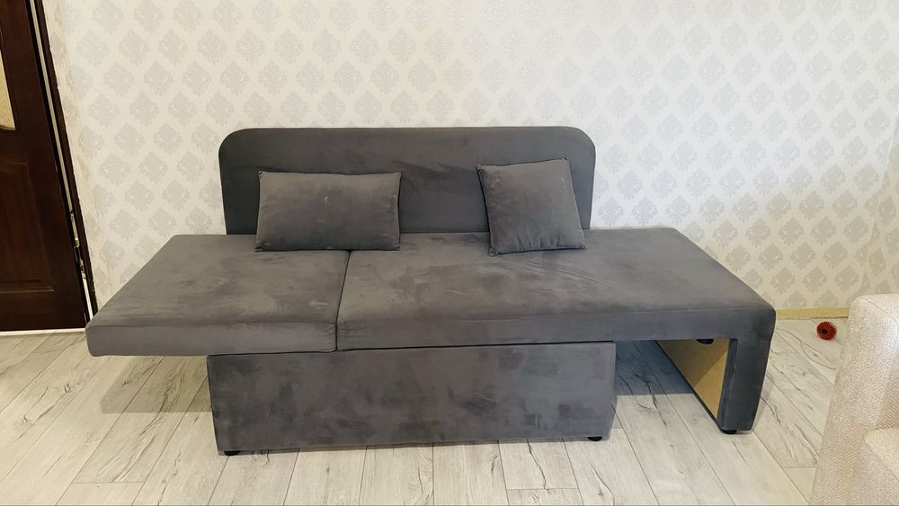 Продам комфортный и удобный диван.