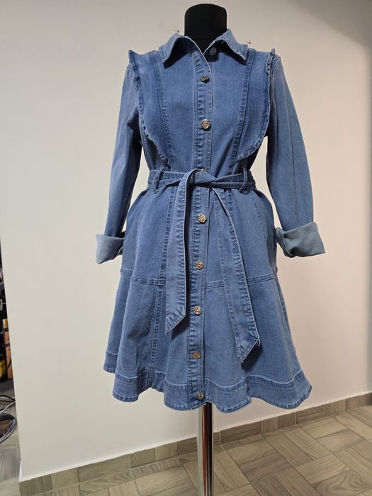 Rochie de blugi, inchidere cu nasturi , cordon in talie