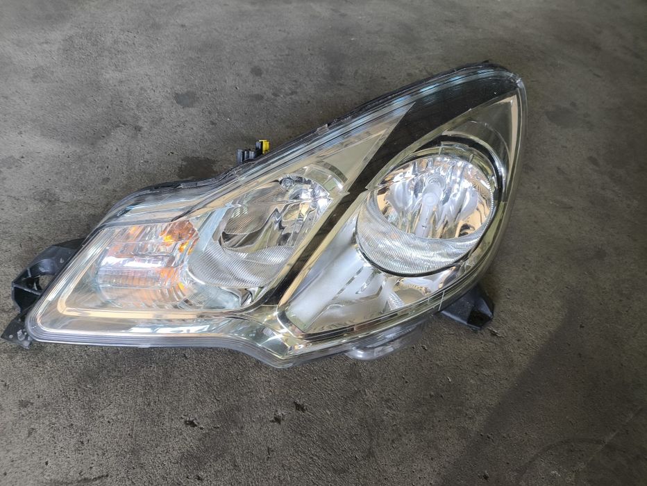 Фар за Citroen DS3,C3