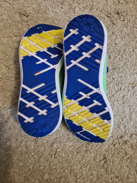 Adidasi Under Armour