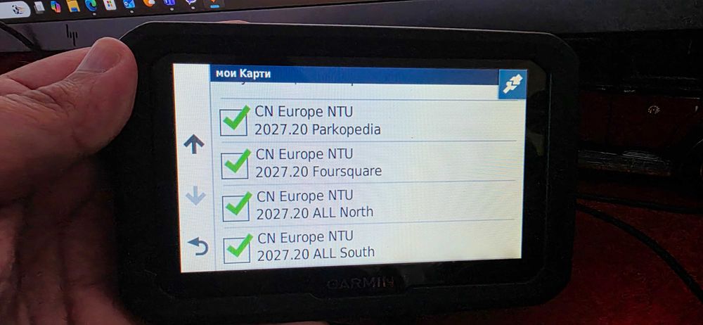 Навигация за камион Garmin Dezl 580 5 инча най новите карти за цяла Европа и Турция пълен комплект работи с Фротком Frotcom