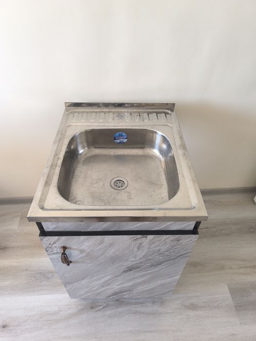 Мойка тумбочкаси билан