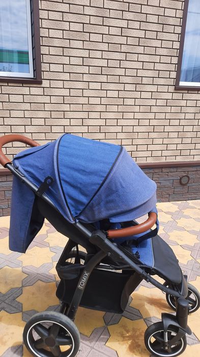 Продаю детскую коляску.