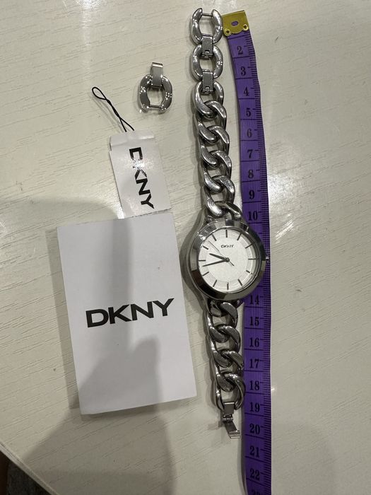 Женские часы DKNY