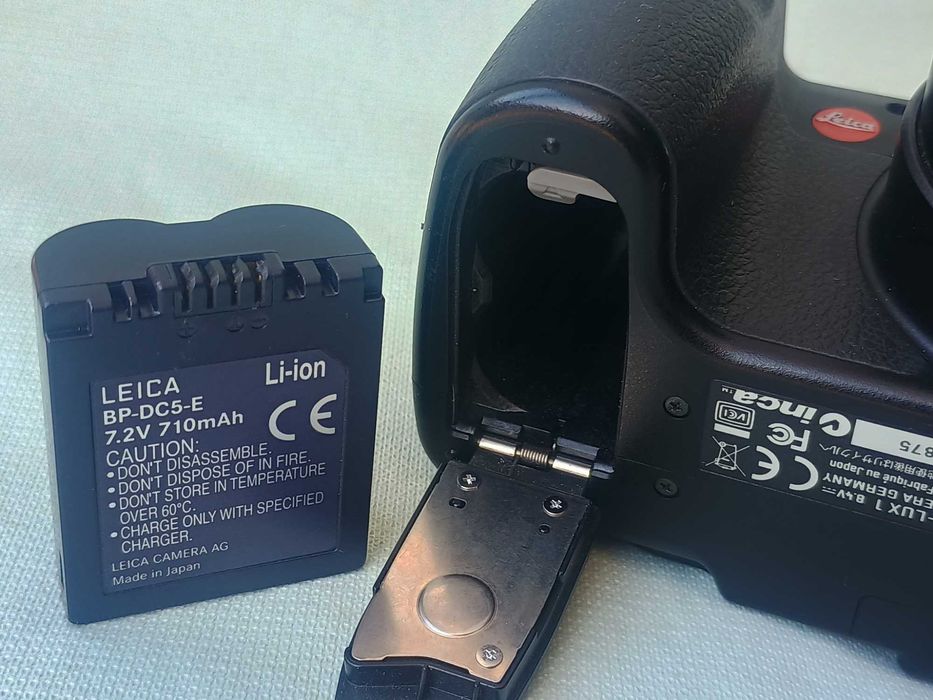 Leica V 1 Lux digital.