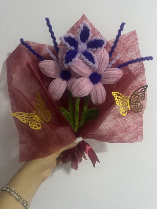 Buchet de flori din sarma plusata