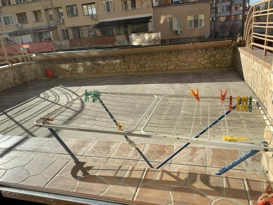 Дава се под наем Тристаен апартамент в Ловеч, Център - 90 кв.м за 357 € - Снимка #11