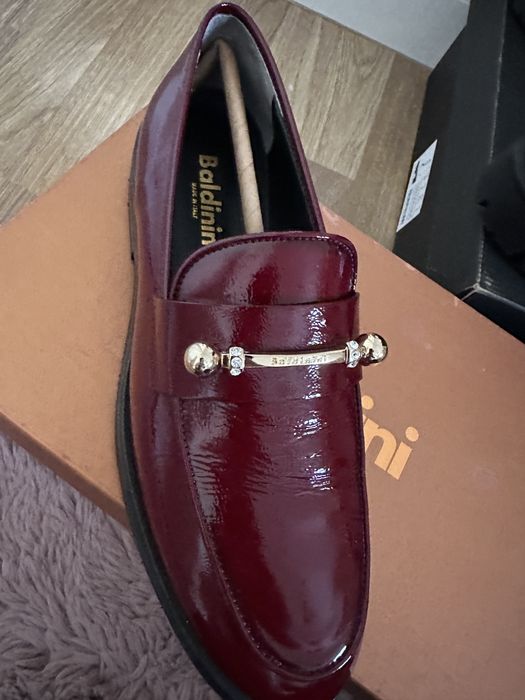 Бордовые лоферы