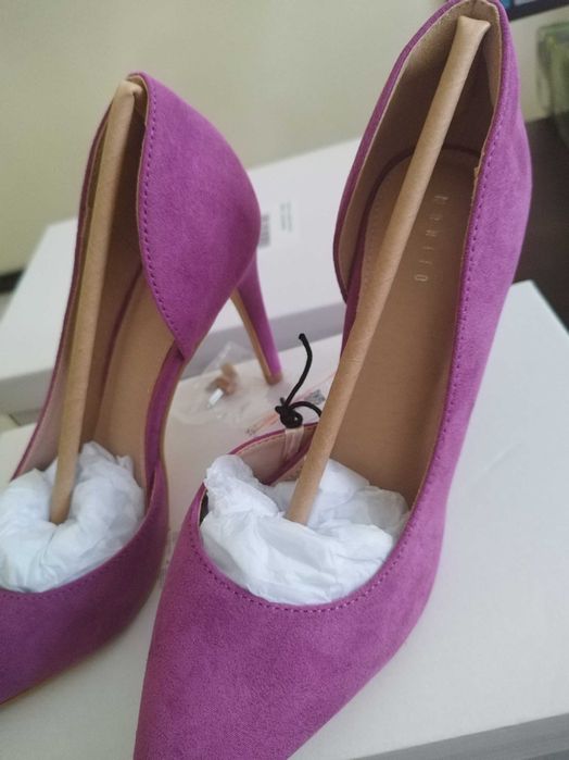 Нови обувки на ток