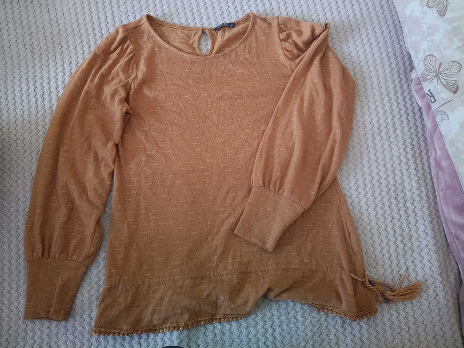 Блуза размер XL , втора употреба, никога не използвана