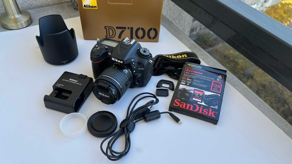 Nikon D7100 Pachet complet de accesorii - utilizat foarte putin