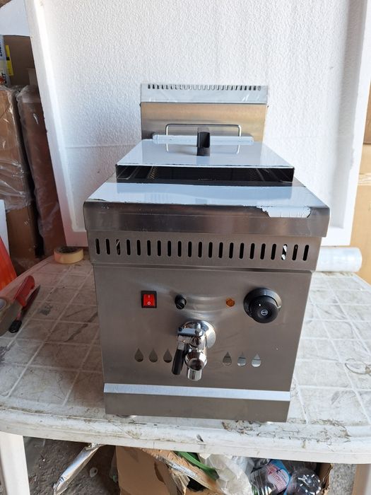 Фритюрник  газов  професионален терморегулатор ,защита и сертификат СЕ