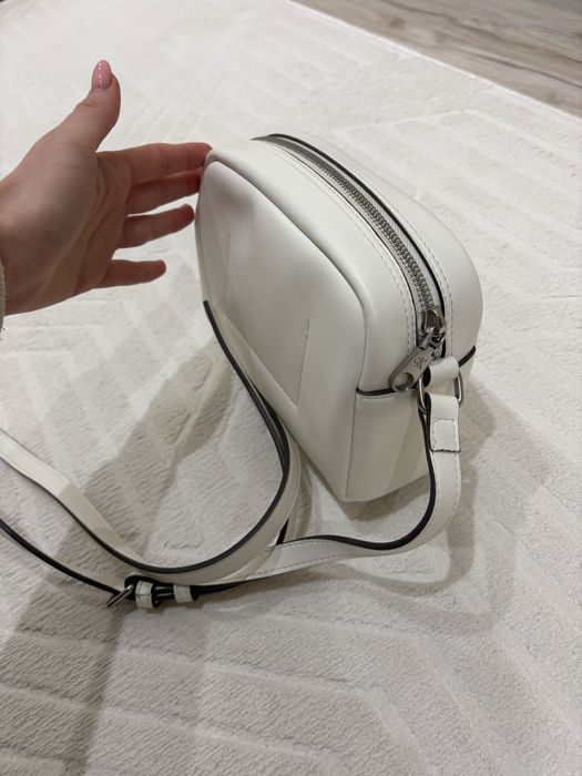 Като нови дамски чанти през рамо Guess, Calvin Klein