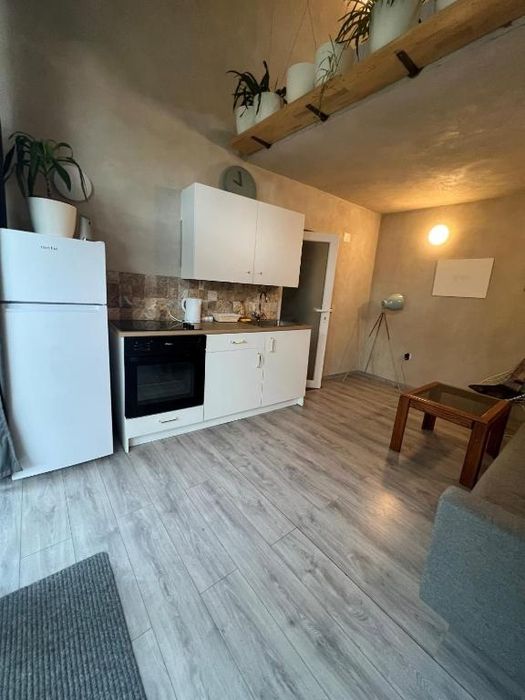 Închiriez casa cu curte proprie. Direct proprietar! Loc parcare