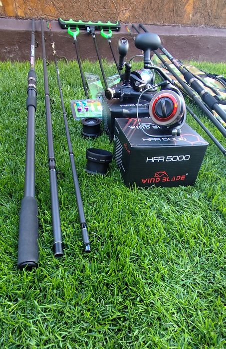 Set Feeder,2 Lansete Carbon Gold Shark Feeder 3,90 metri,2 Mulinete HFR 5000 cu Baitrunner+Senzori+Suporți+Geanta,2 Monturi+Matriță,Fir
