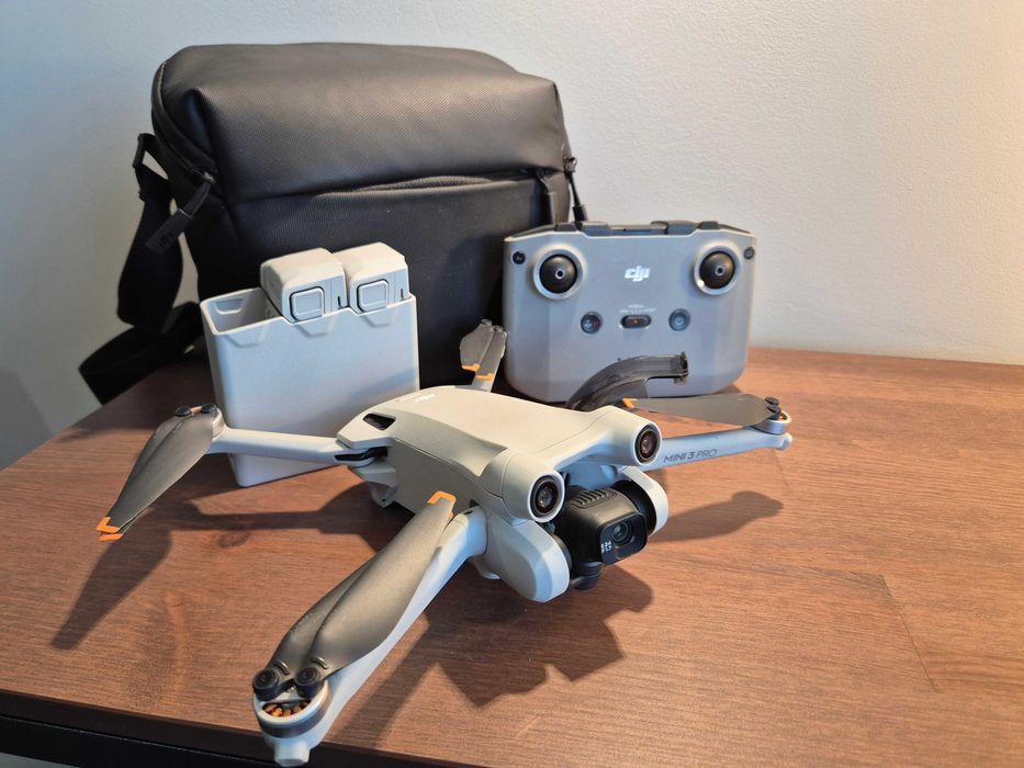 Drona 4K DJI Mini 3 Pro fly more combo