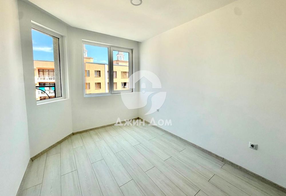 Продава се Тристаен апартамент в к.к. Слънчев бряг - 87 кв.м за 1495 €/кв.м - Снимка #4