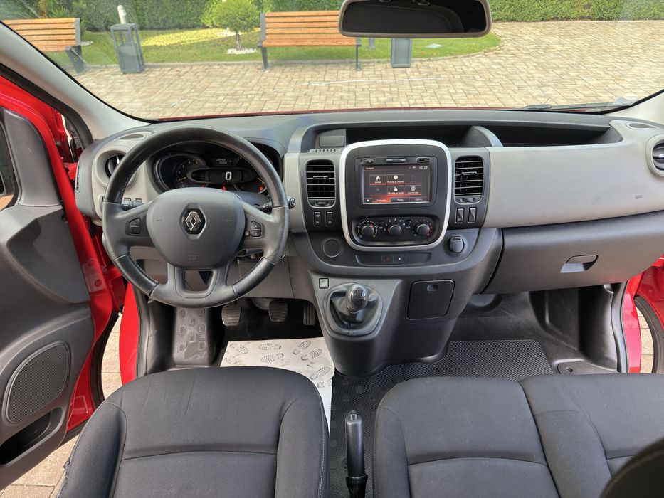 Renault Trafic Passenger 9 locuri – 1.6dCi
