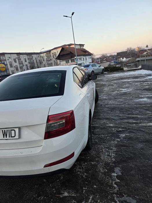 Vând Skoda Octavia 3