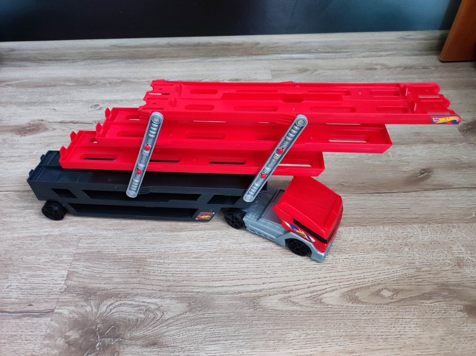 Камион автовоз Hot Wheels