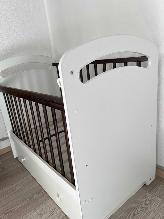 детская кроватка манеж с маятниковым механизмом