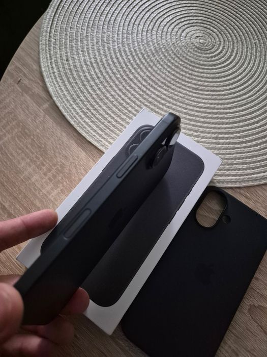 Vand Iphone 16 ca nou