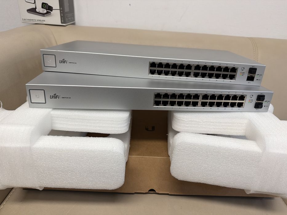 Uniti Switch 24 porturi