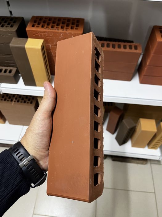 Кирпич половинка и евро