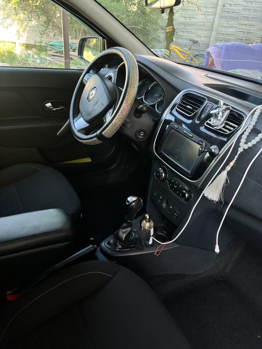 Renault sandero stepway (2018г).