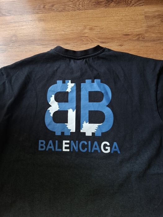 BALENCIAGA- FENDI мъжки тениски  2XL  размер.