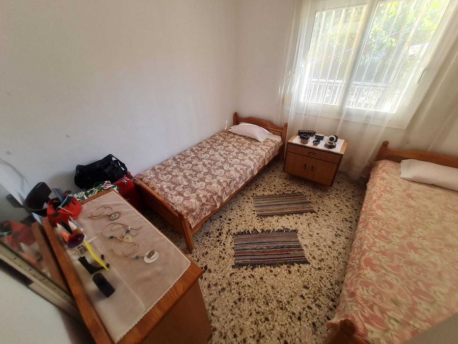 Продава 2 ет къща 110 м2 до морето с двор 200 м2 Аспровалта, Гърция