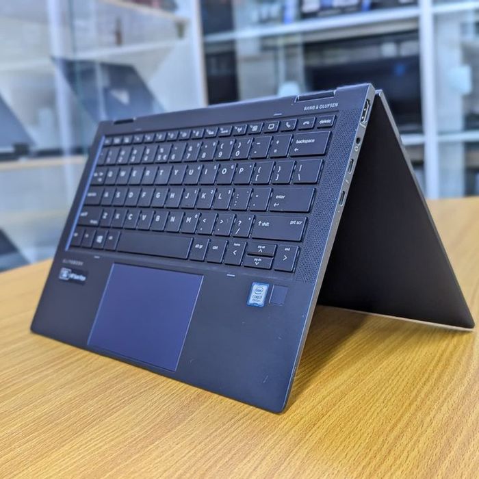 HP in5 laptop kompyuter