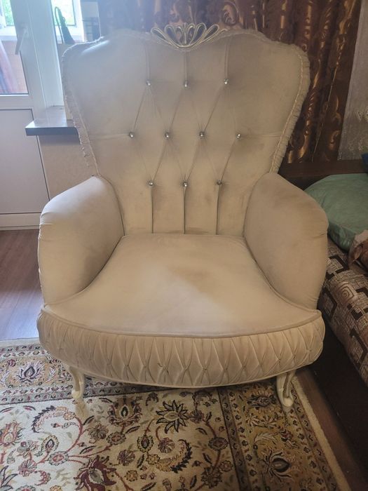 Продам очень красивое кресло
