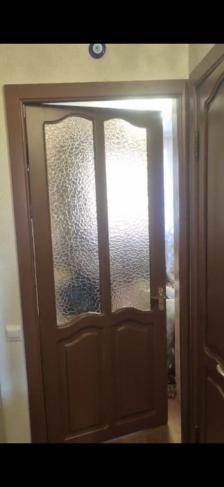 Продам деревянные межкомнатные  двери